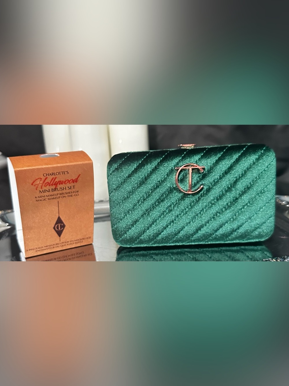 CHARLOTTE TILBURY MINI BRUSH SET in a GREEN VELVET CLUTCH - BRAND NEW in Plastic - Picture 13 of 17